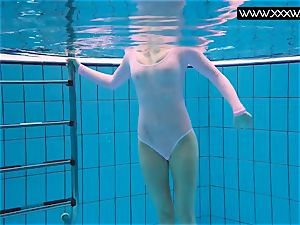 Liza Bubarek luvs swimming